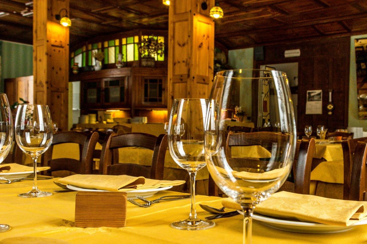 Albergo Monte Cervino Champoluc Buitenkant foto
